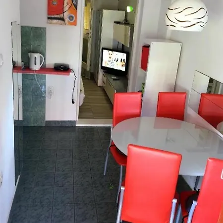 Unique Apartment *