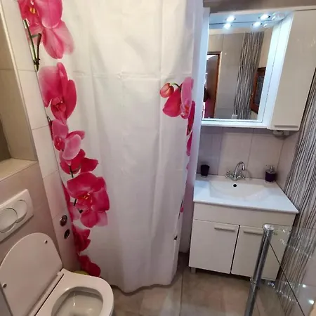 Unique مالينسكا